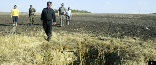 El padre Desbois en Bogdanivka, Ucrania, el 16 de julio del 2007, donde 48.000 judíos fueron ejecutados en un período de 3 semanas en diciembre de 1942.