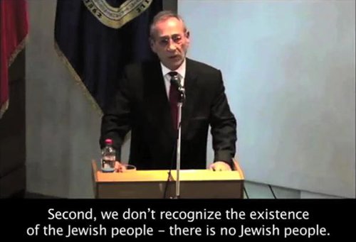 Imad Nabil Yadaa, embajador de la Autoridad Palestina en Chile, declaró el 15 de mayo que los Protocolos de los Sabios de Sión (una falsificación antisemita) contiene pruebas de un plan para la dominación judía del mundo. En el mismo discurso, Yadaa declaró que 